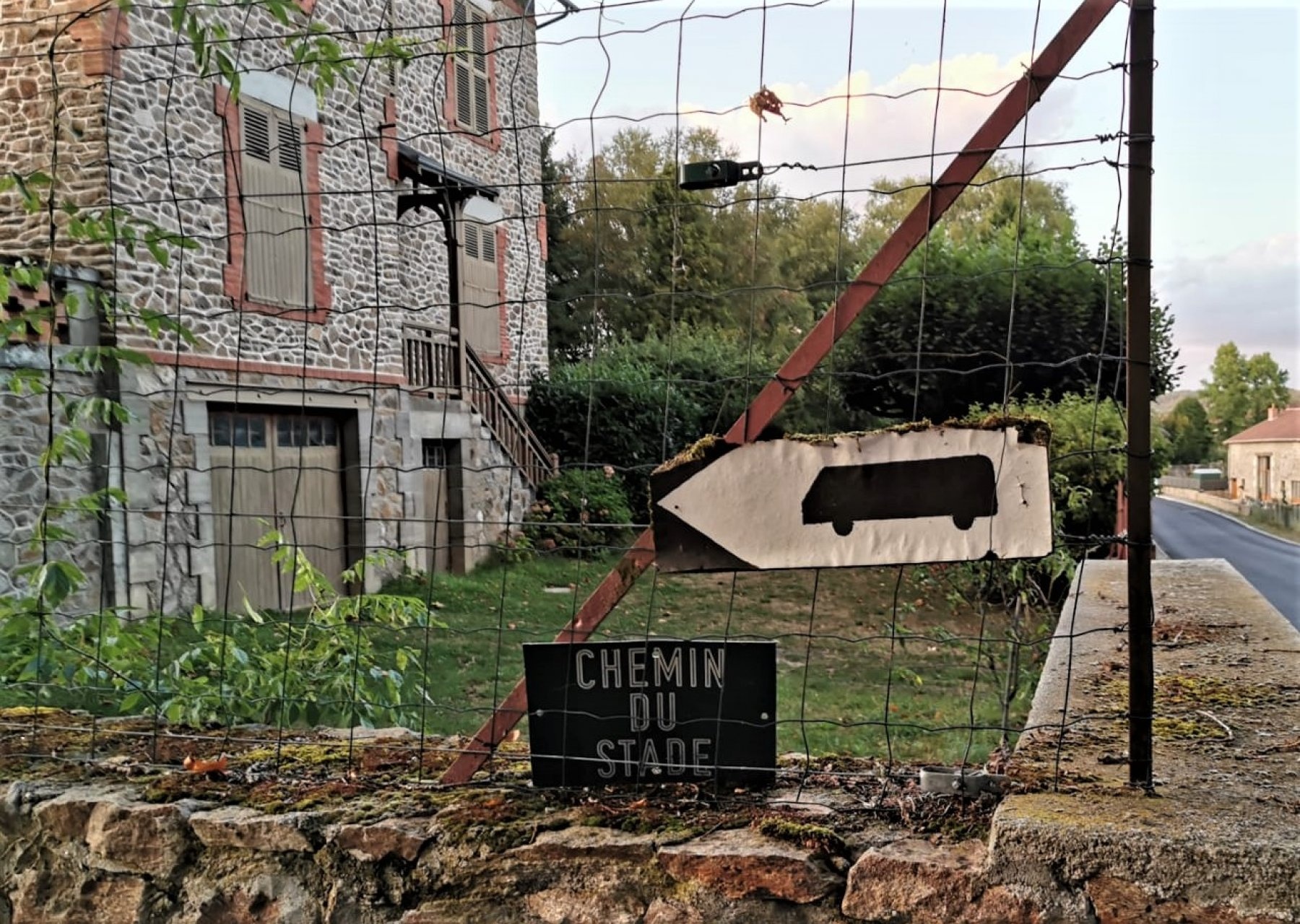 Stellplatz Rancon — Campervan Site in Rancon