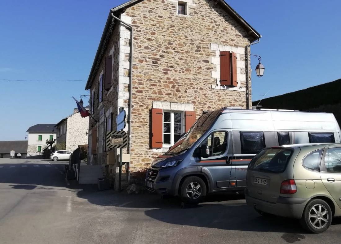 Stellplatz Saint-Vitte-sur-Briance — Area Autocaravanas in Saint-Vitte-sur-Briance