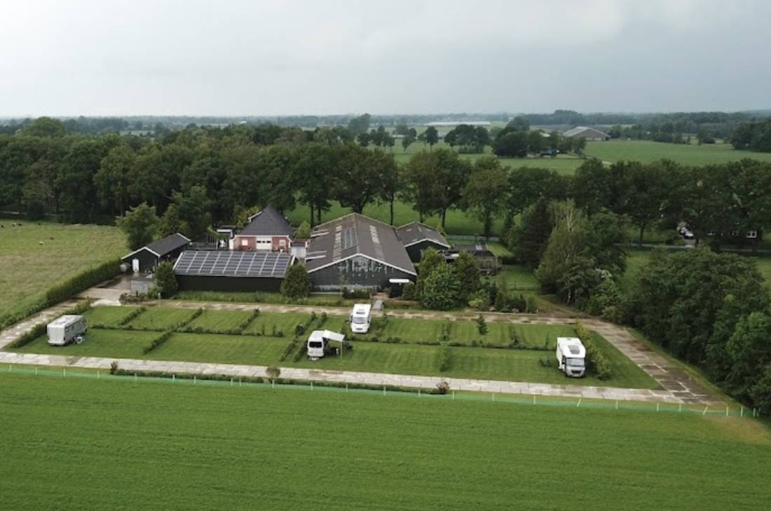 Camperplaats Bloemenveld — Camperplaats in De Wilp