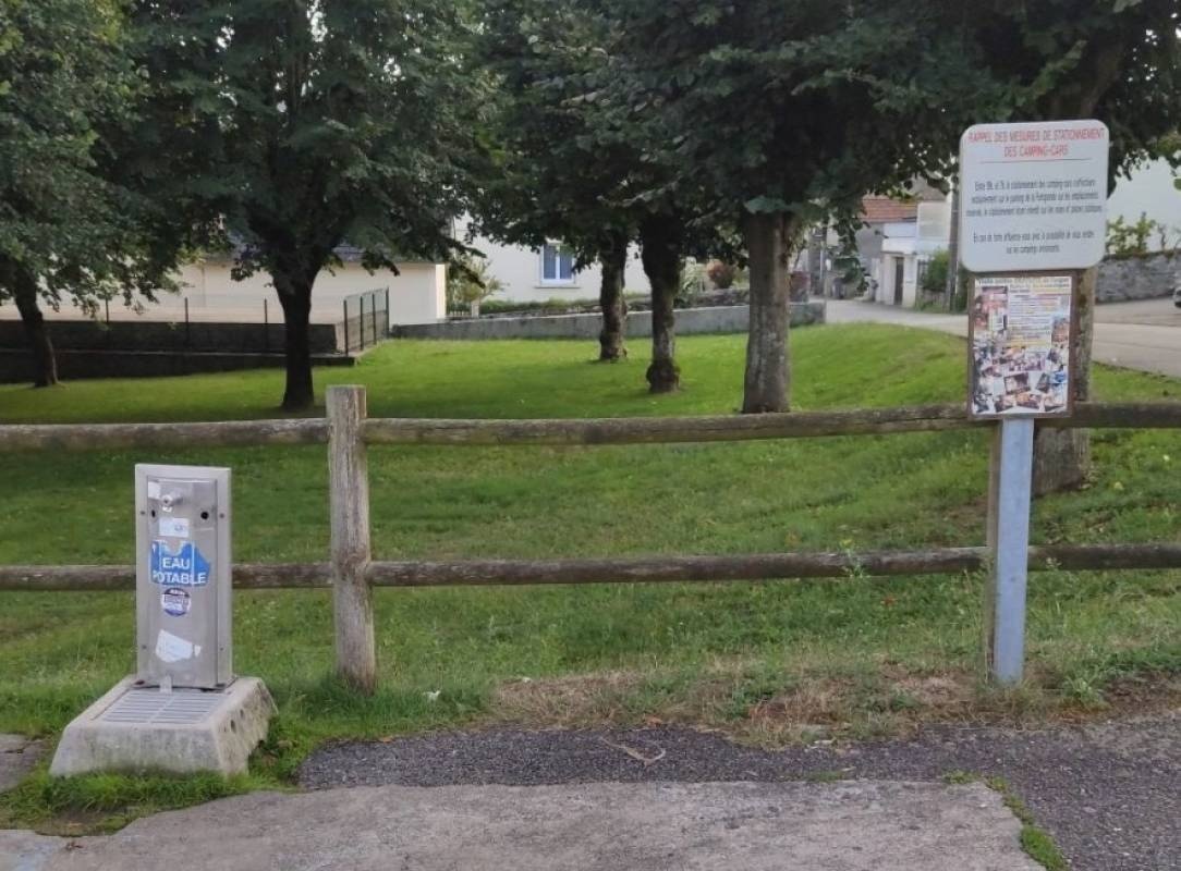 WoMo Stellplatz Bort les Orgues — Area Autocaravanas in Bort-les-Orgues