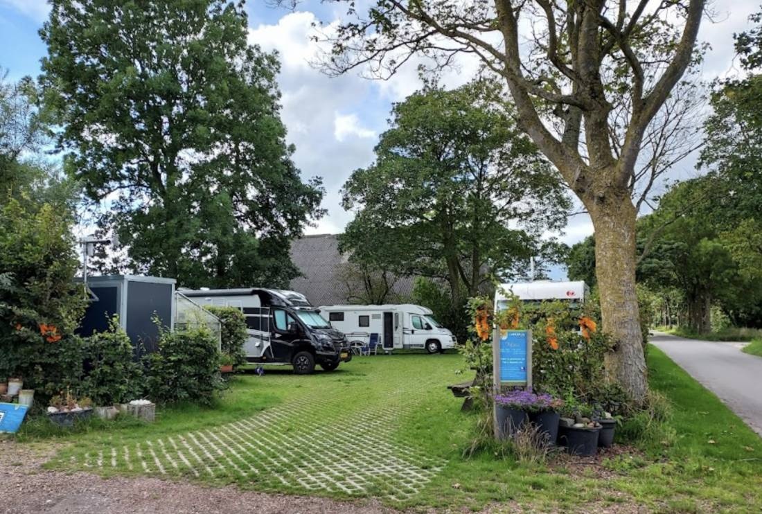 Camperplek Oal Dyck — Campervan Site in Uithuizen