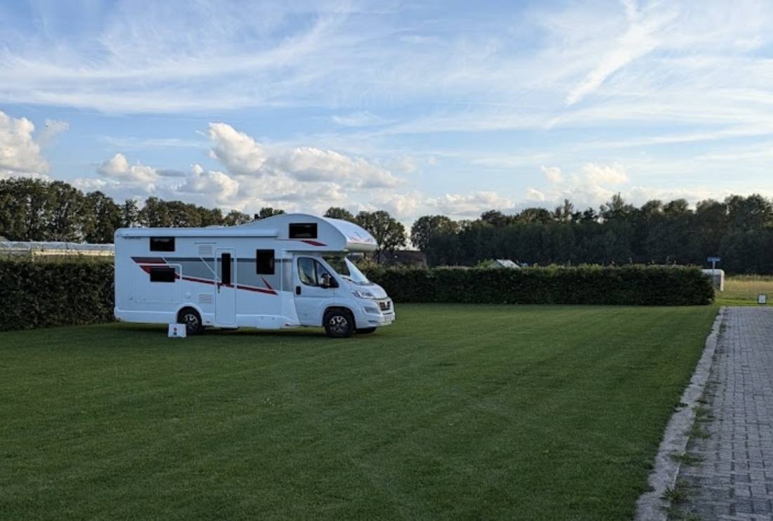 Camperplaats de Berkers Hoeve — Stellplatz in Liessel