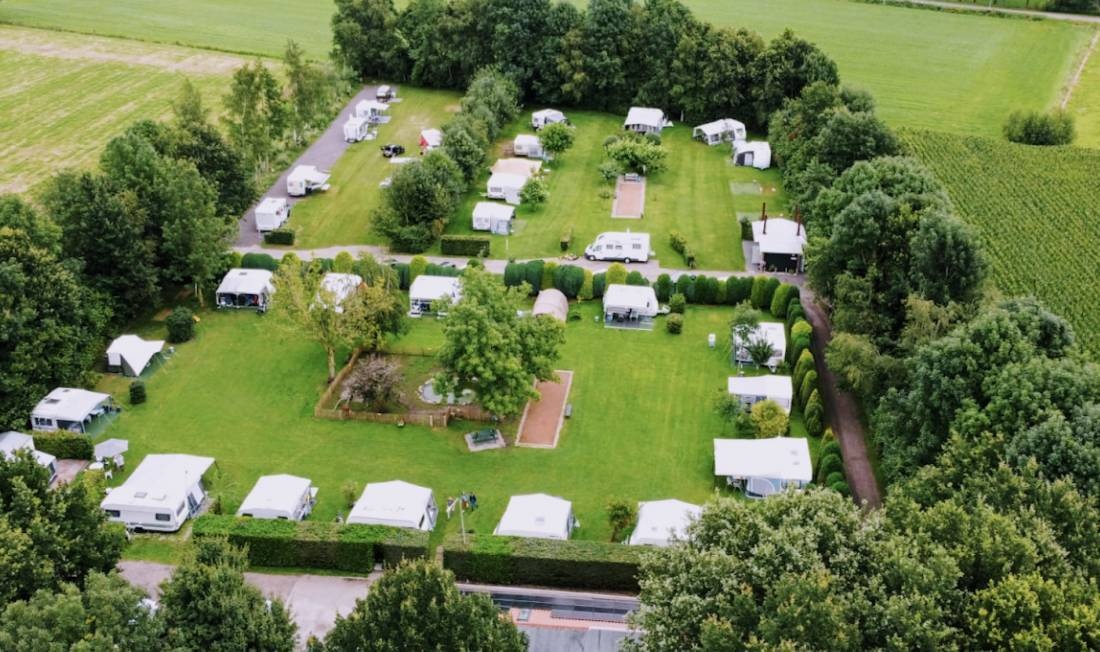 Camping Langs de Dedemsvaart — Camping Site in Dedemsvaart