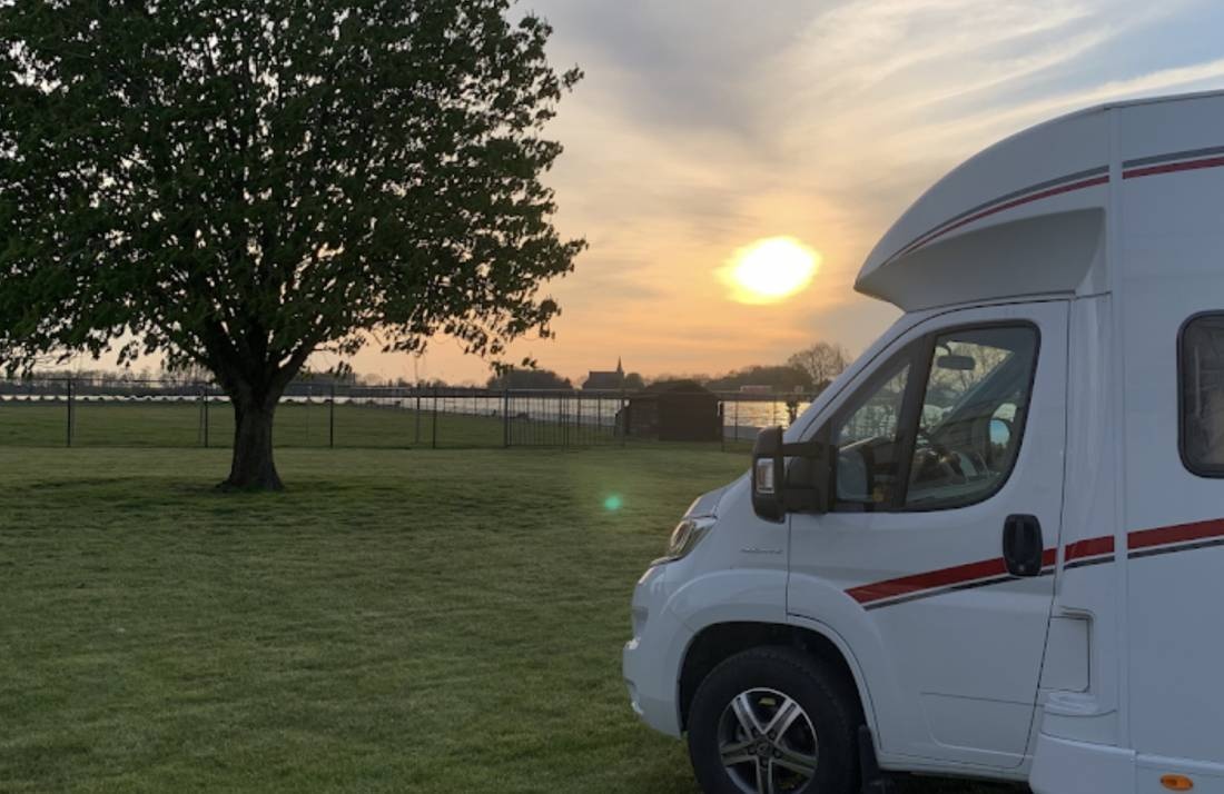 Camperplaats Wouw-Het Beekdal — Stellplatz in Wouw