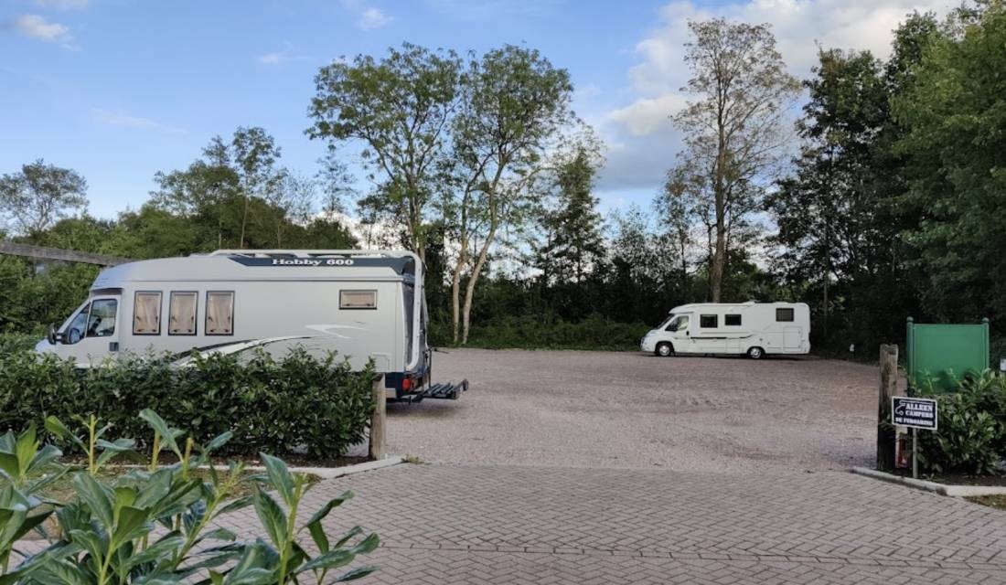 Camperplaats De Feroaring — Sítio para autocaravanas in Oudwoude