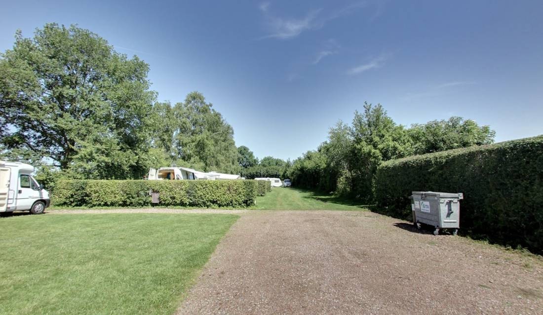 Minicamping De T-tuin — Kemping in Vlagtwedde