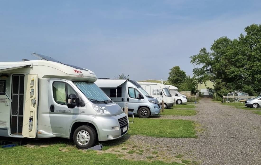 Camperplaats Kloosterzande De Waterhoeve — Campingplatz in Kloosterzande