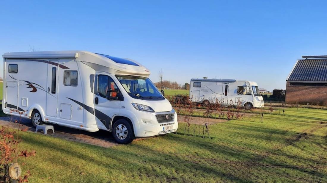 Camperboerderij De Soley — Area Autocaravanas in Someren
