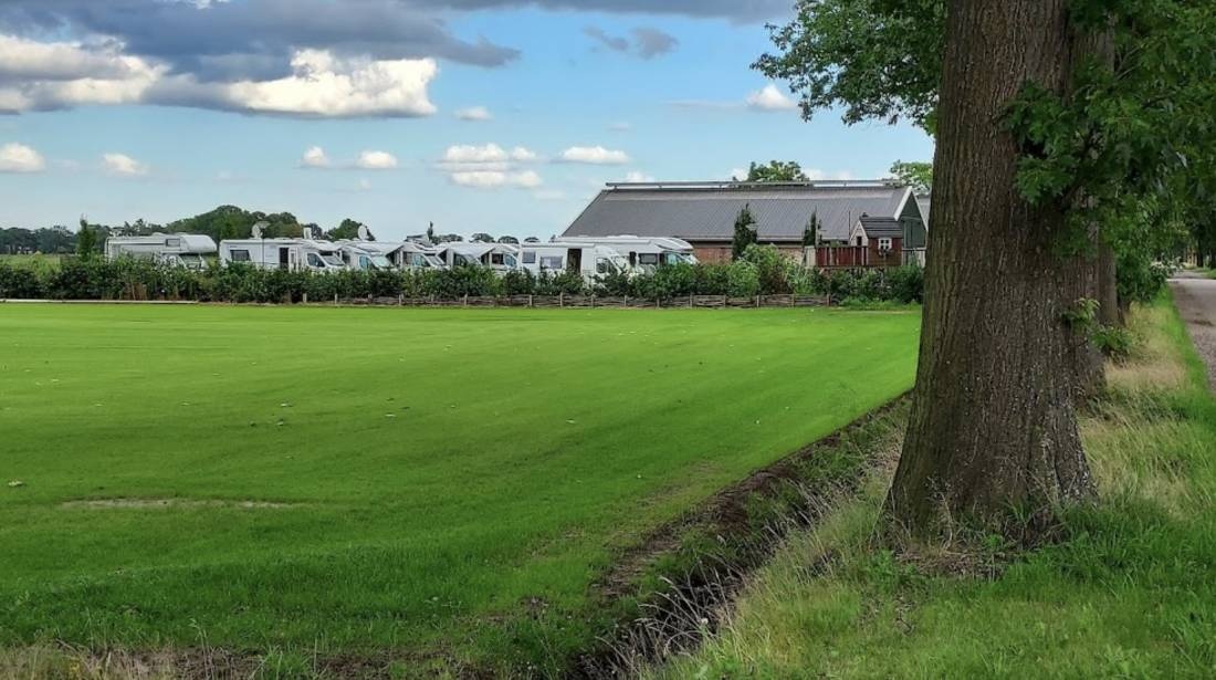 Camperboerderij De Soley — Karavan Sitesi in Someren