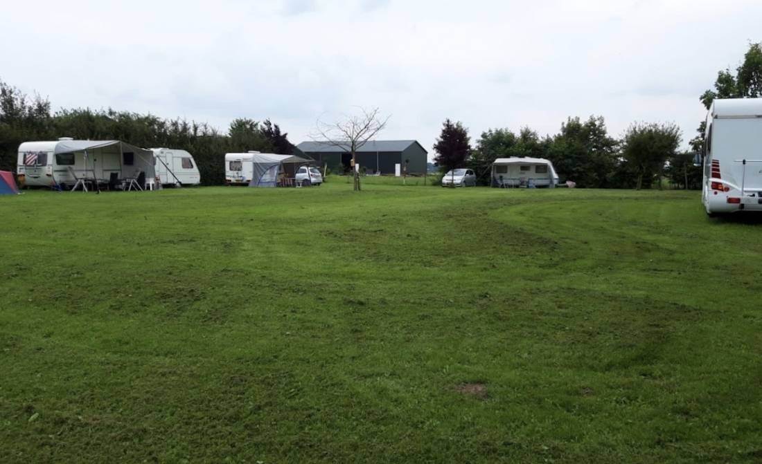 Boerderijcamping Asperthoeve — Campingplatz in Horssen