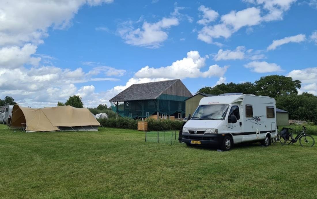 Minicamping Landgoed Julianahoeve — Campingplatz in Helenaveen