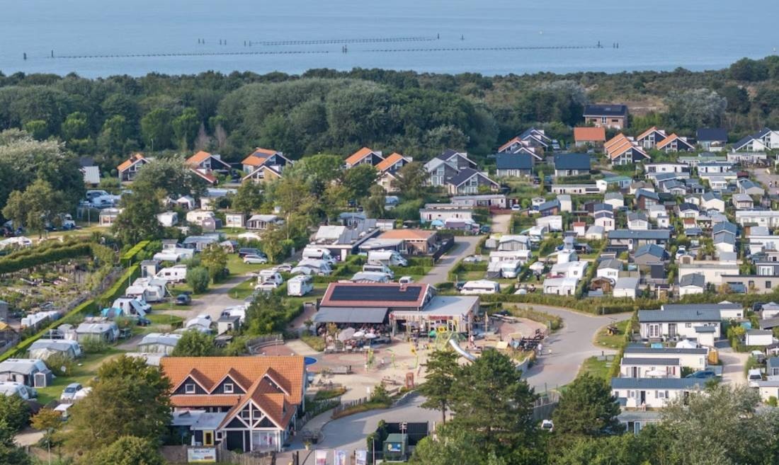 Vakantiepark Zonnedorp — Campingplats in Renesse