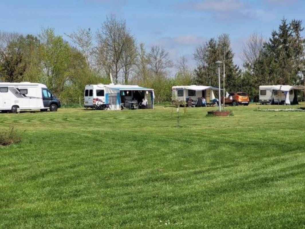 Kampeerderij De Kaaiewaaier camping — Campingplatz in Ospel