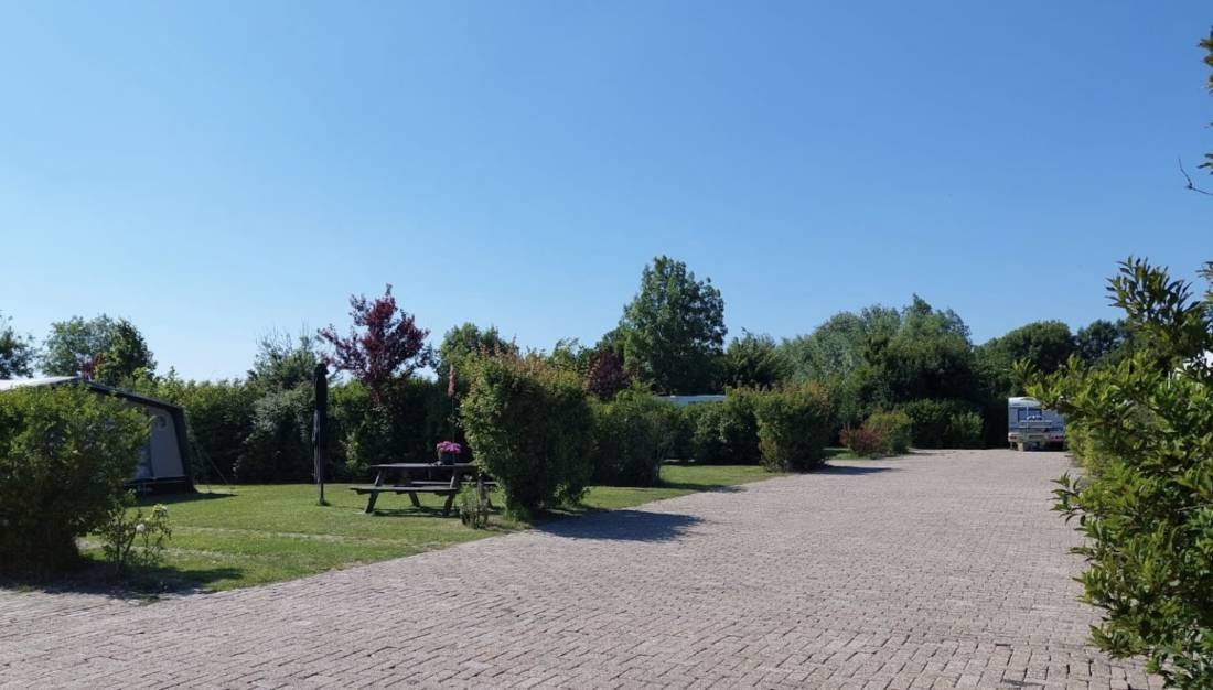 Gideonse Boerderij Camping — Campingplatz in Serooskerke