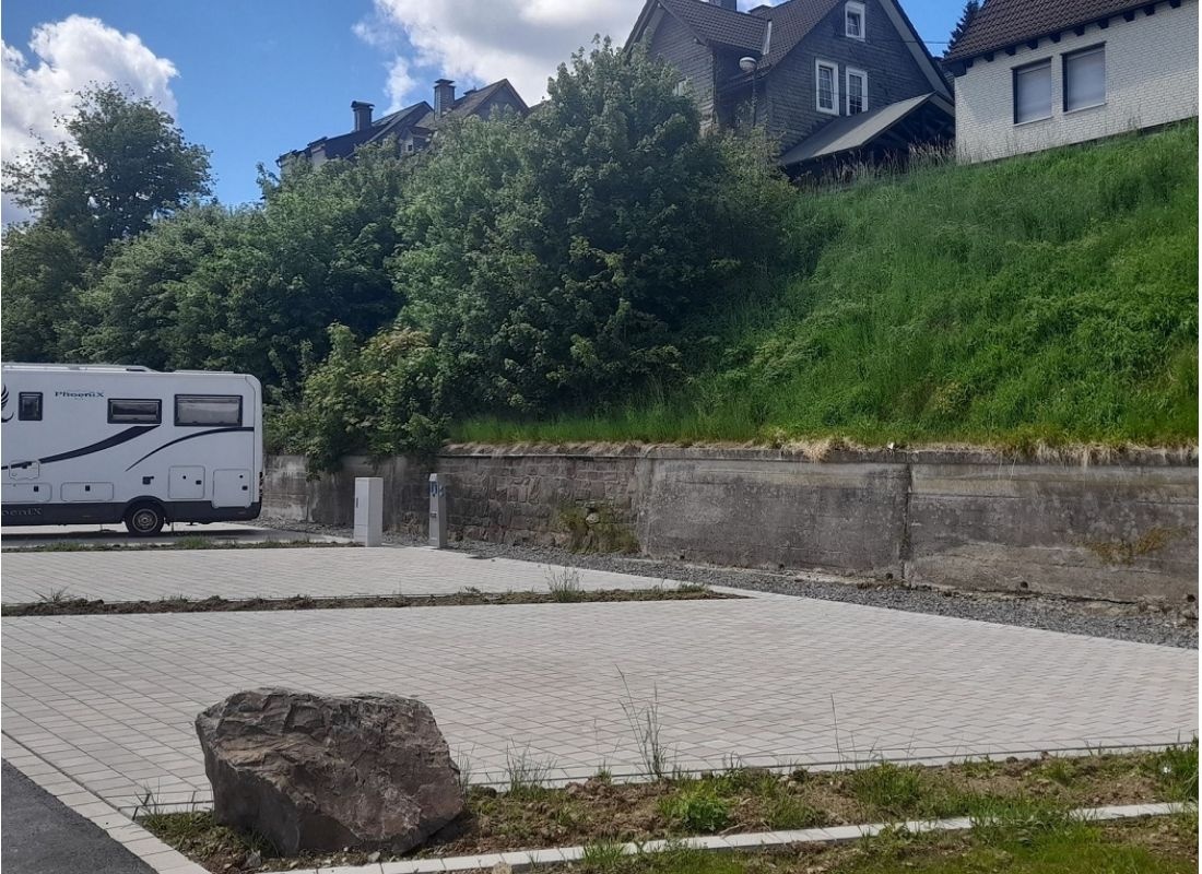 Wohnmobilstellplätze Bahnhofsumfeld Erndtebrück — Camperplaats in Erndtebrück