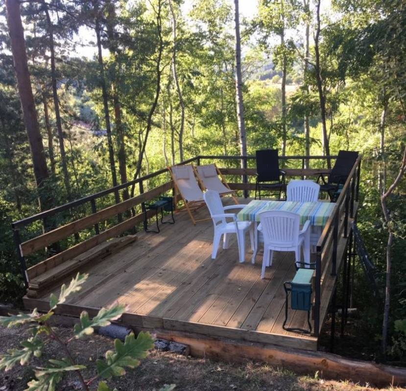 Camp Ambasador — QuickStop in Bratin Dol