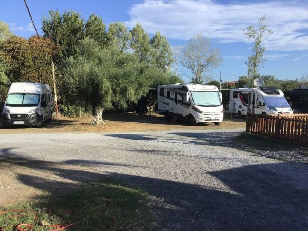 Camping Mani Beach