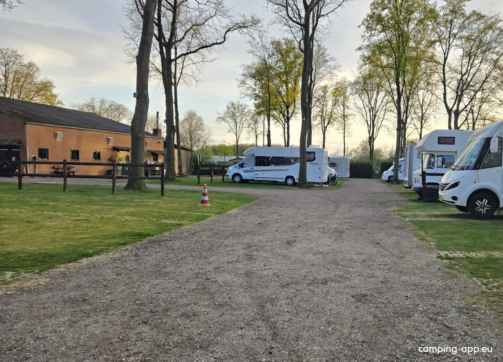 Camper Ranch Otje — Campervan Site in Neer