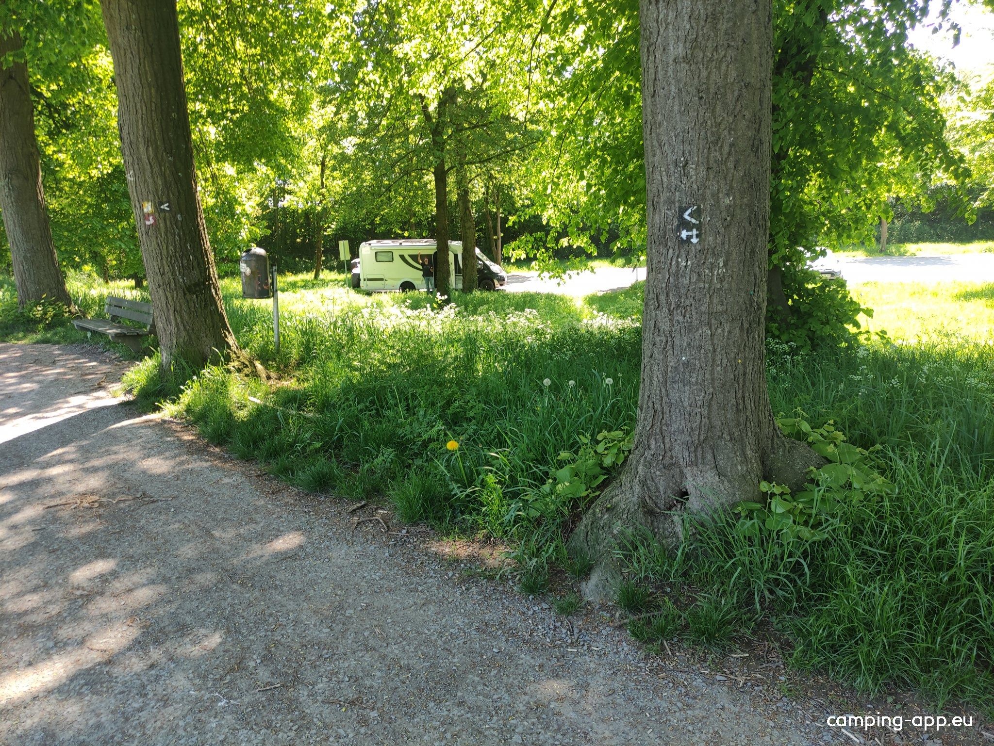 Wanderparkplatz Siegdamm — Місце для кемперів in Hennef (Sieg)
