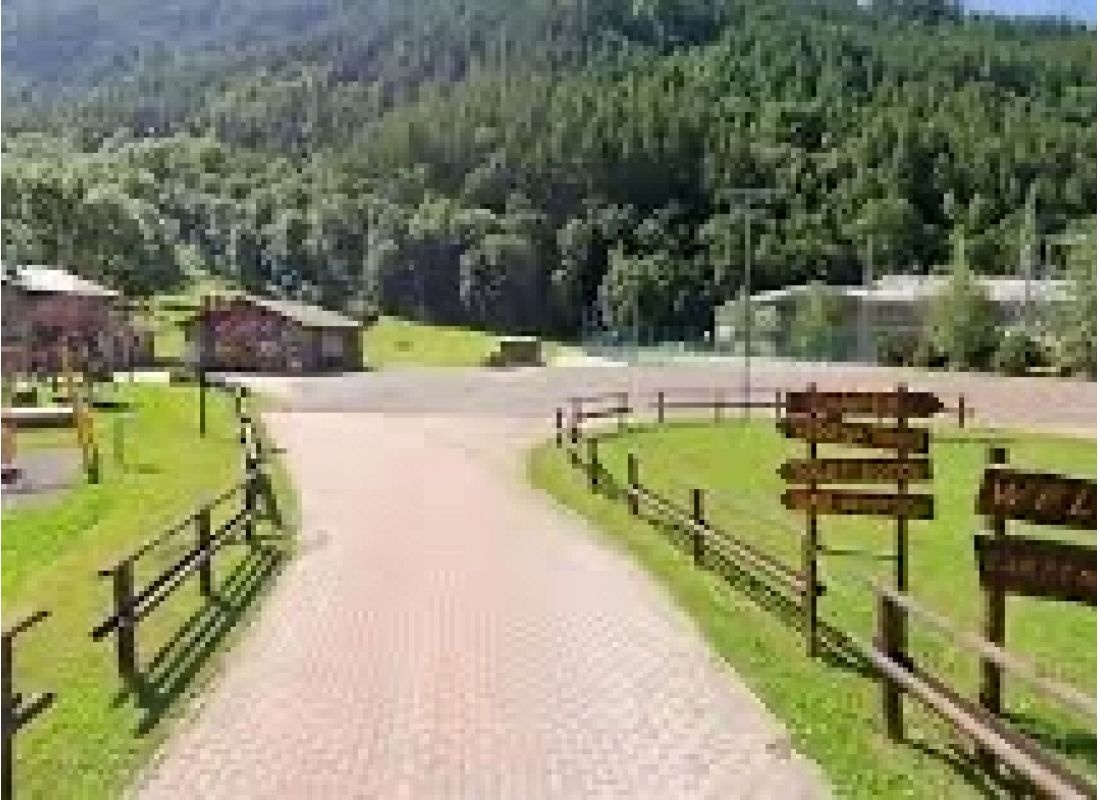 Camping Pradasc — QuickStop in Lanzada