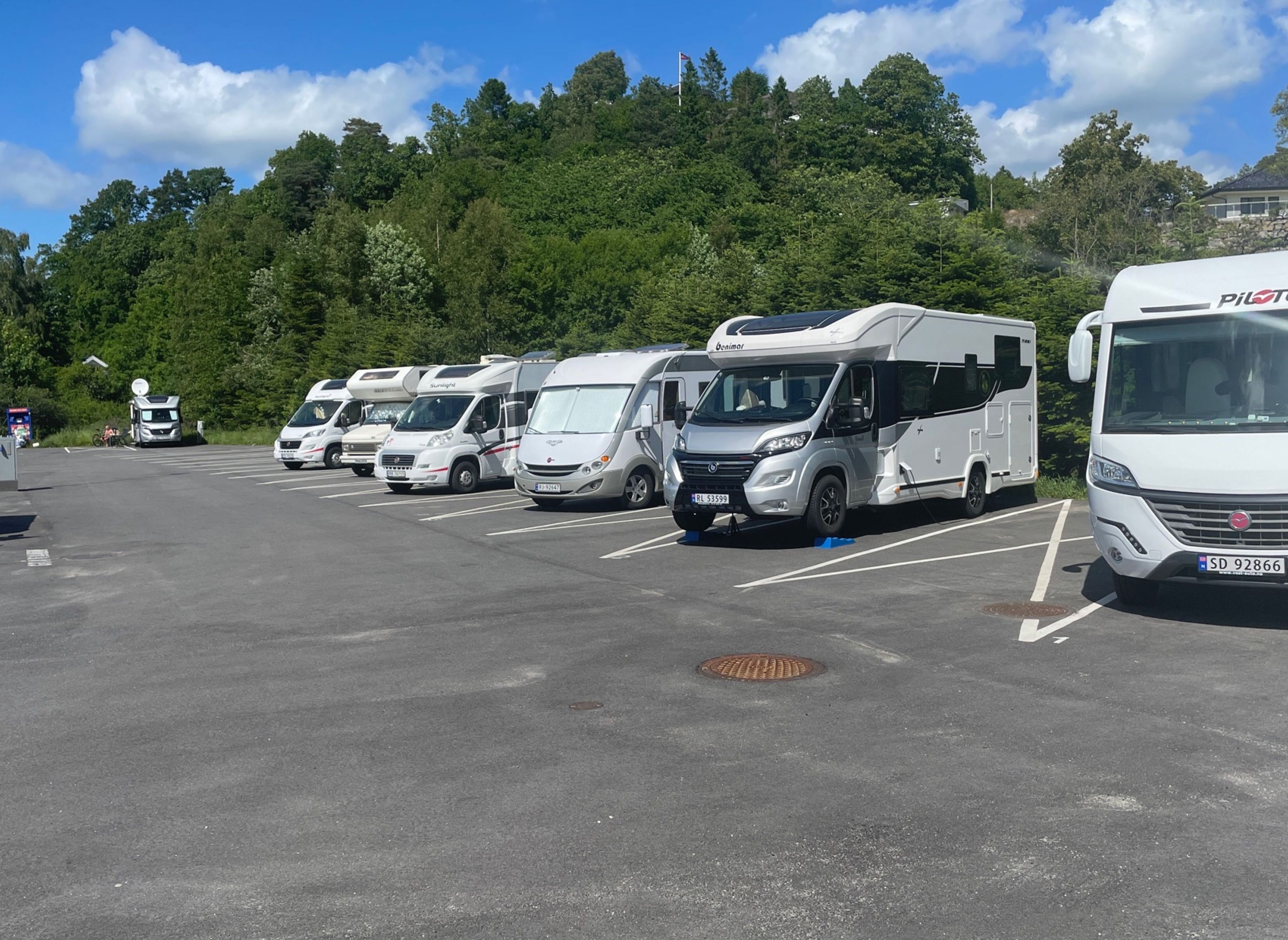 Alleen bobilparkering — Camperplads in Lyngdal