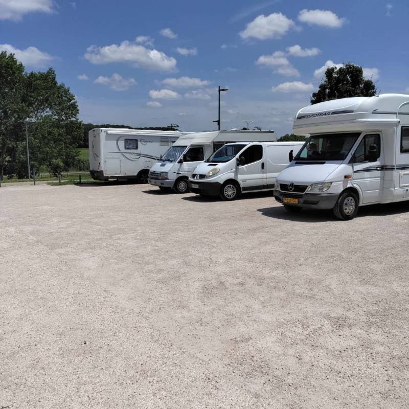 Stellplatz Grenade — Ställplats in Grenade