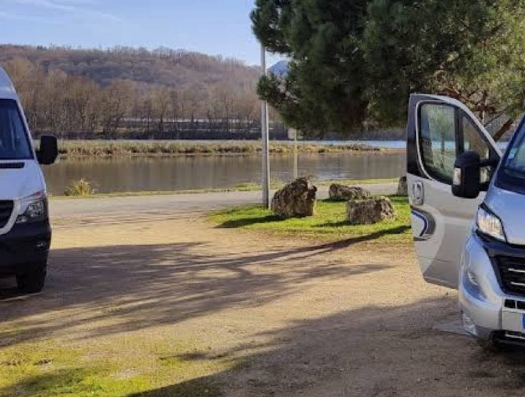 WoMo Stellplatz Boussens — Ställplats in Boussens