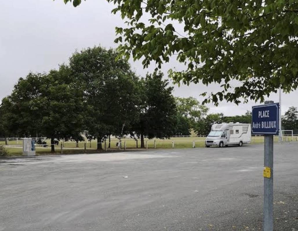 WoMo Stellplatz Valderiès — Area Autocaravanas in Valderiès