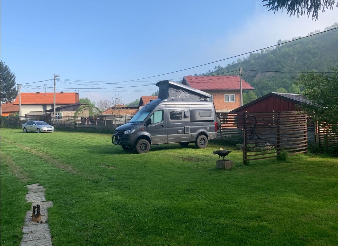 Auto camp iCamp — QuickStop in Visoko