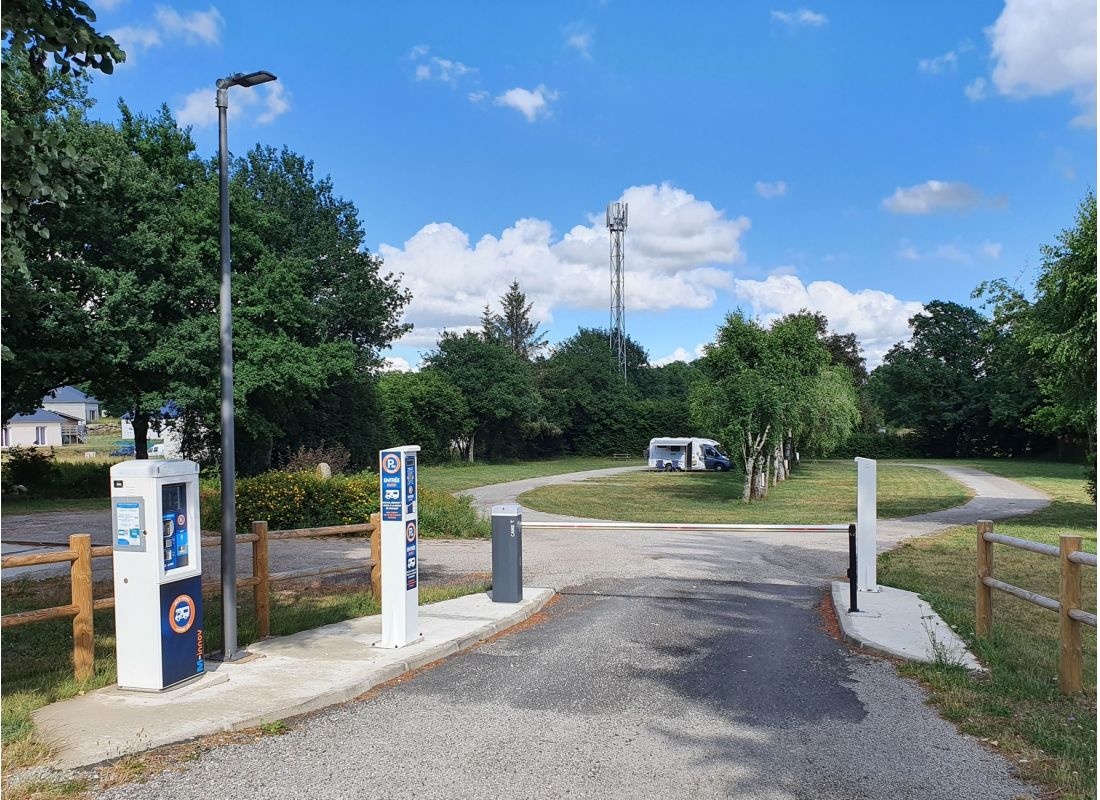 Stellplatz Canet-de-Salars — Area di sosta in Canet-de-Salars