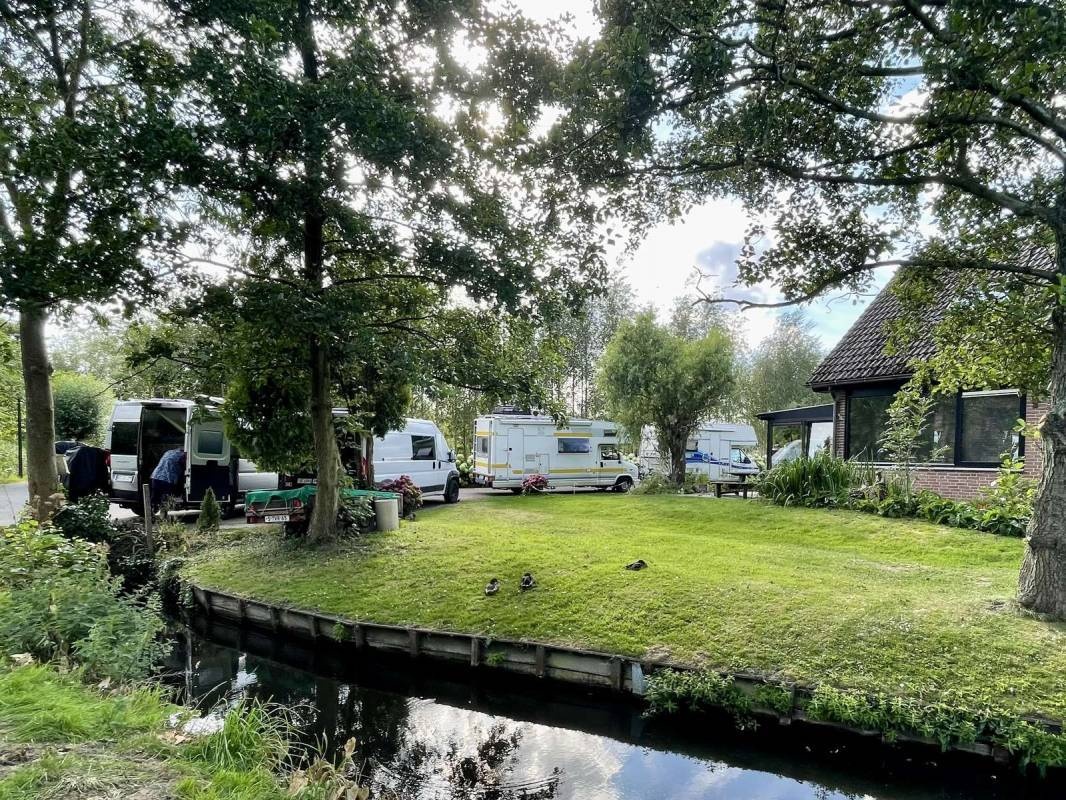Camperplaats de Limes — Area Autocaravanas in Leiden