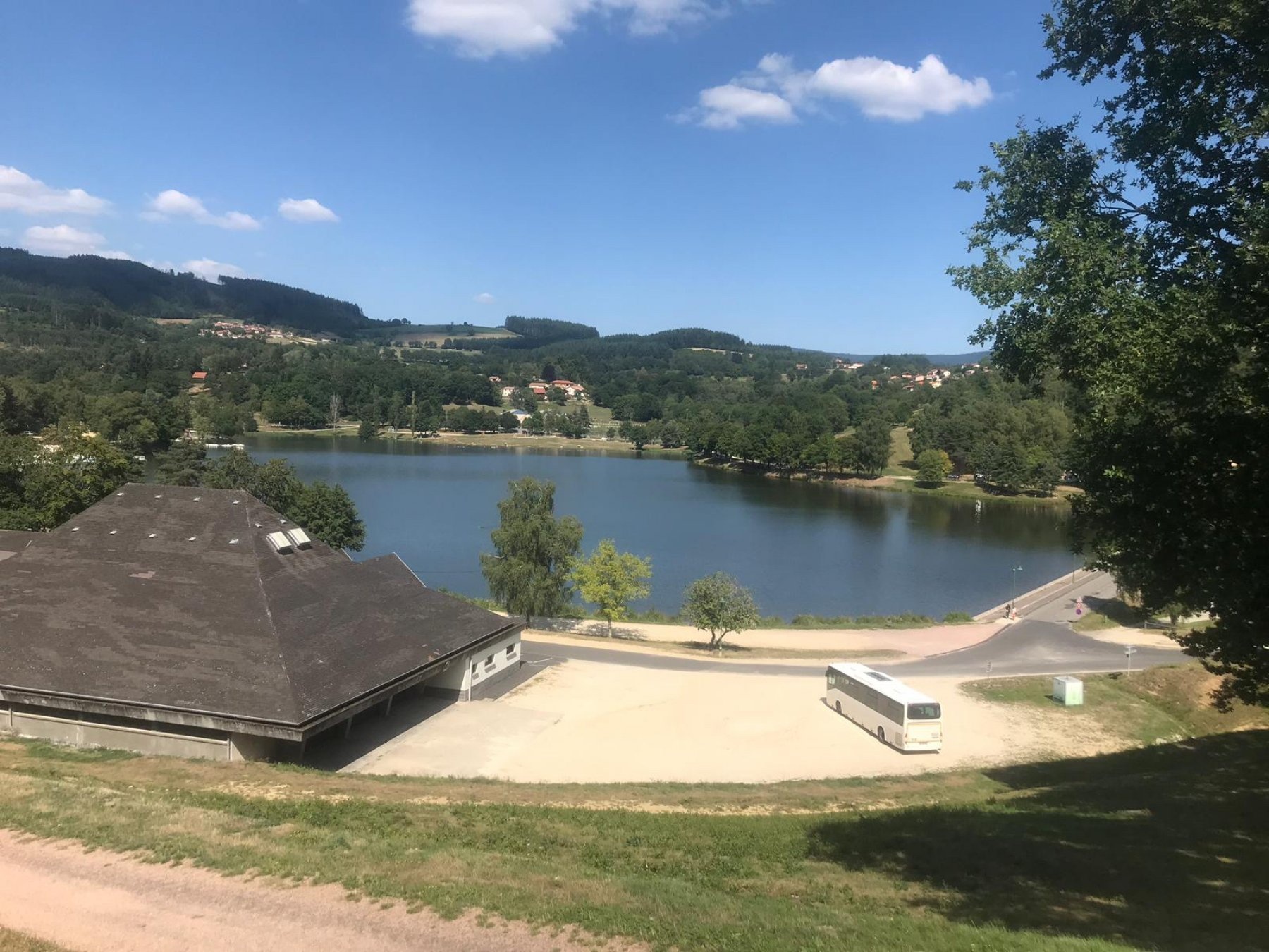 Aire Camping Car Saint-Rémy-sur-Durolle — Camperplaats in Saint-Rémy-sur-Durolle