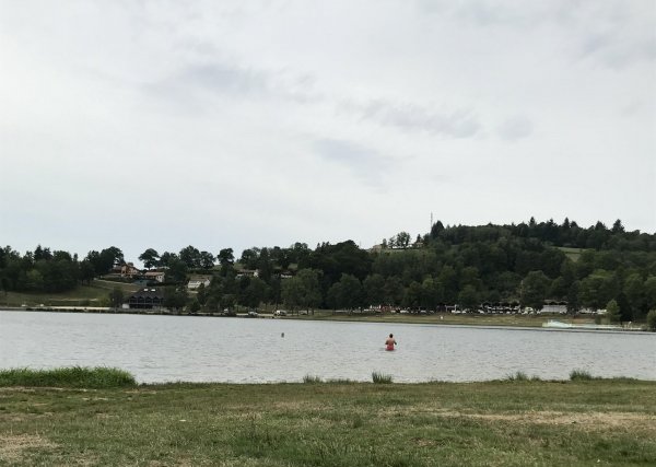 Aire Camping Car Saint-Rémy-sur-Durolle — Photo 2