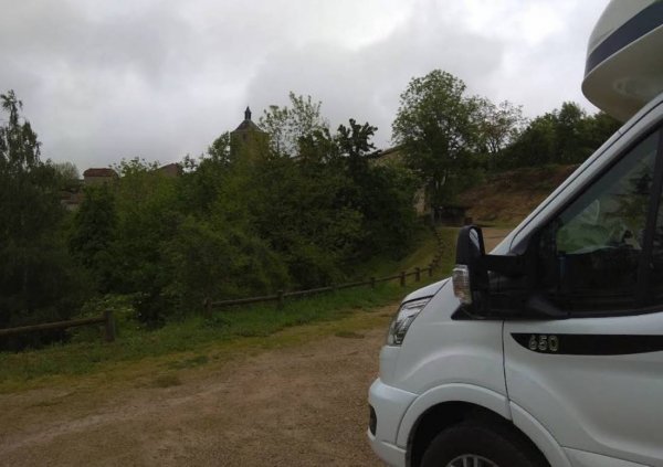 WoMo Stellplatz Peyrusse-le-Roc — Photo 2