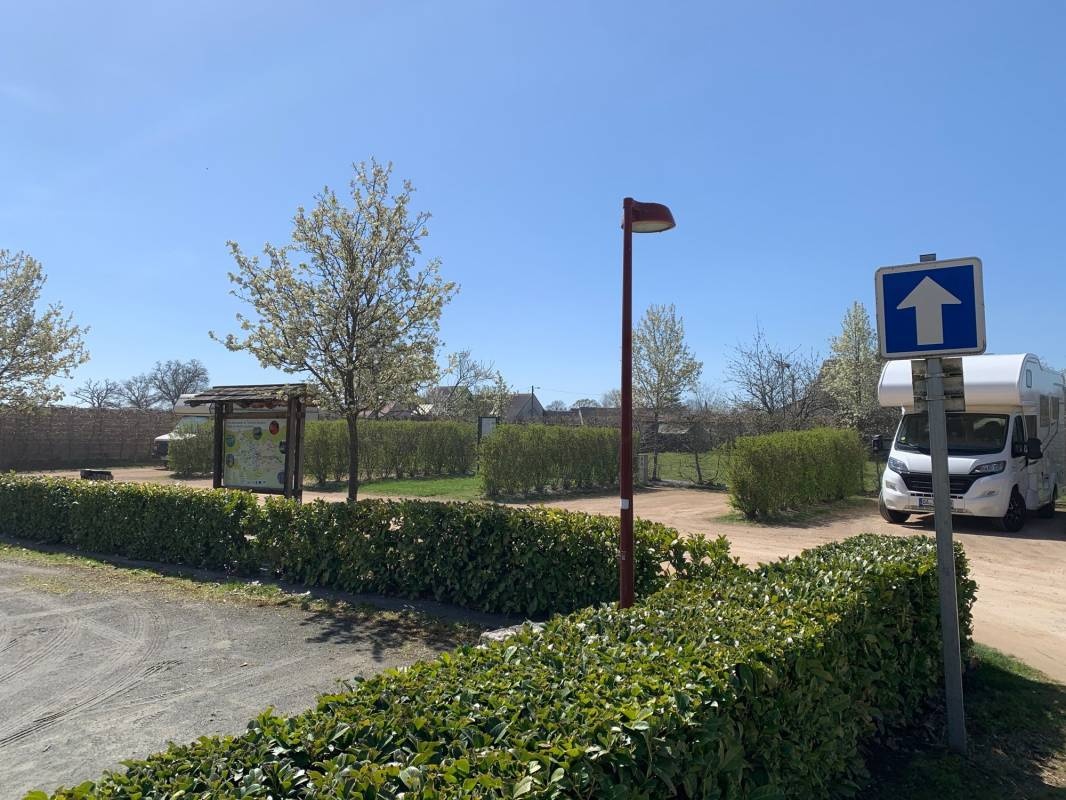 Stellplatz Chevagnes — Sp. parking dla kamperów in Chevagnes
