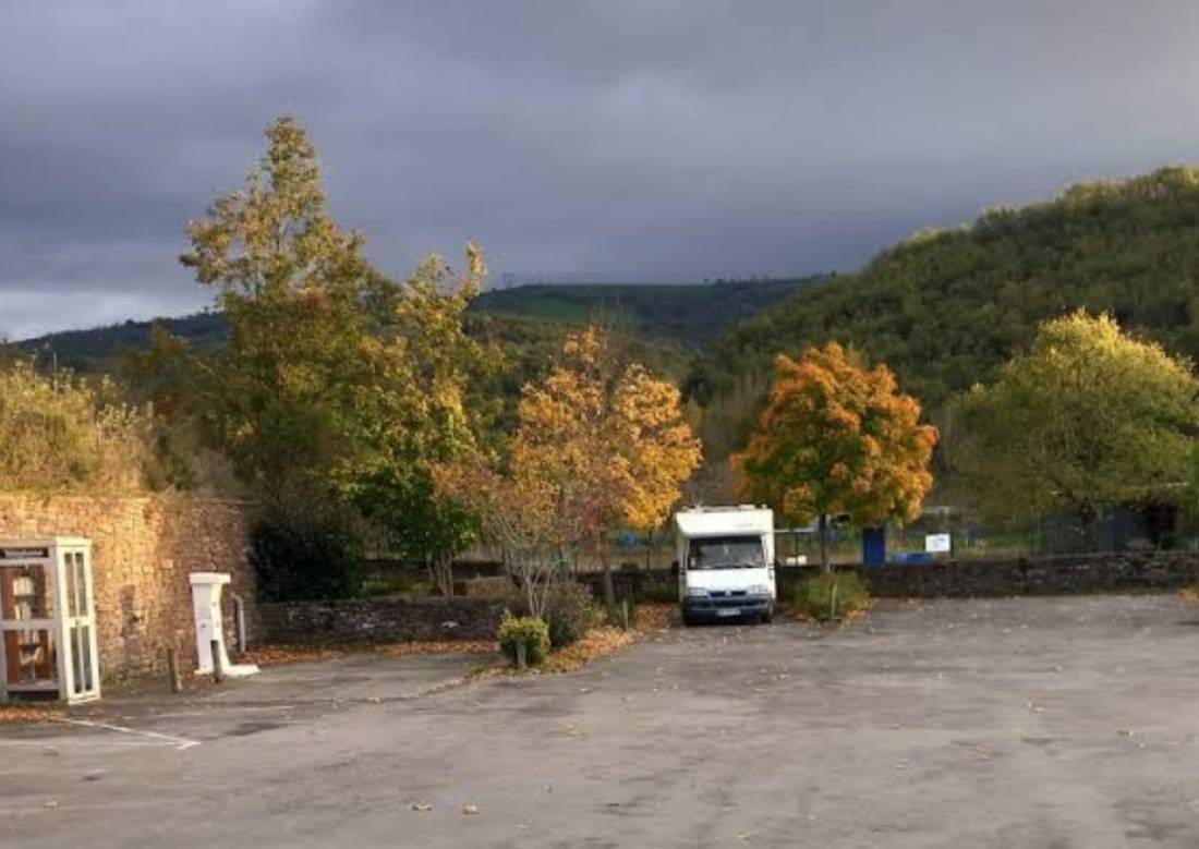 Stellplatz Belmont-sur-Rance — Sp. parking dla kamperów in Belmont-sur-Rance