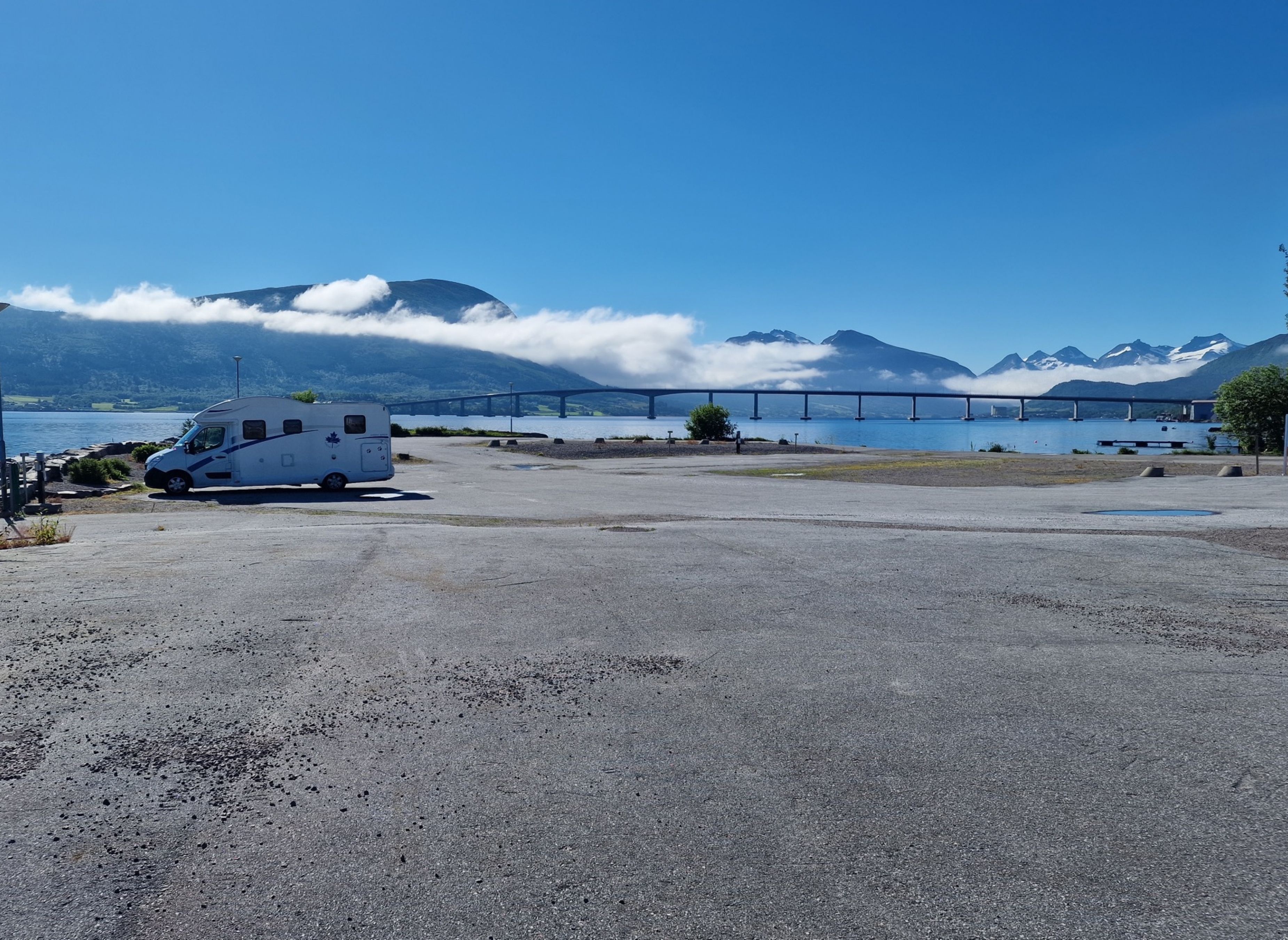 Vestnes Bobilhaven — Camperplads in Vestnes