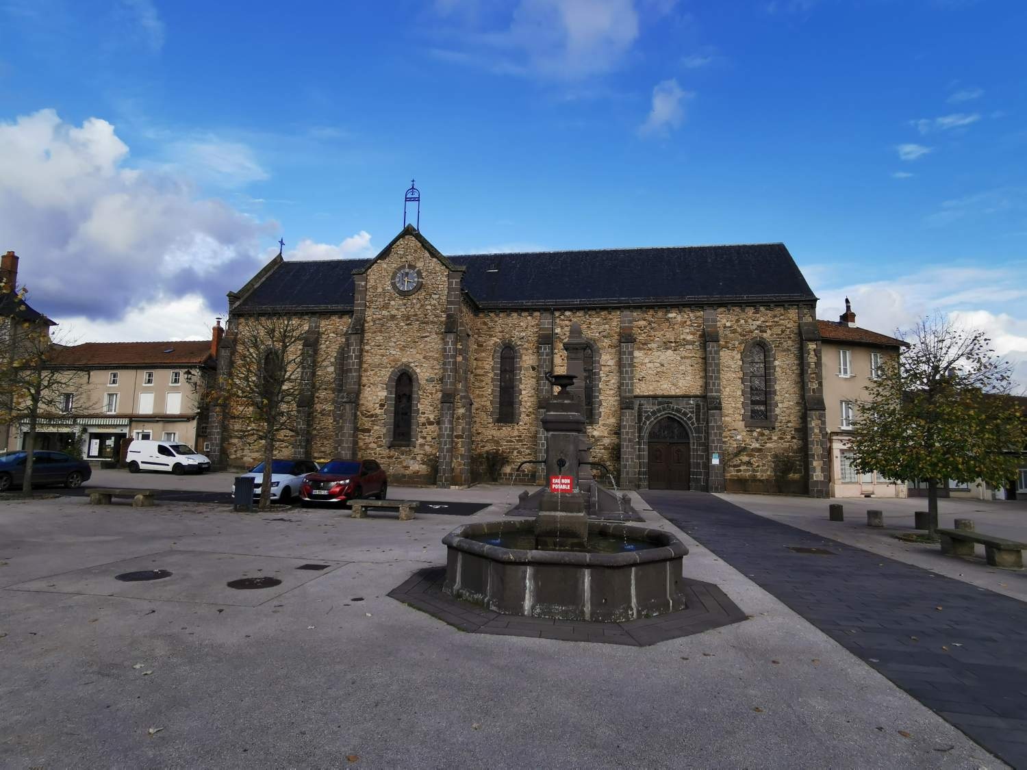 Stellplatz Ruynes-en-Margeride — Sp. parking dla kamperów in Ruynes-en-Margeride