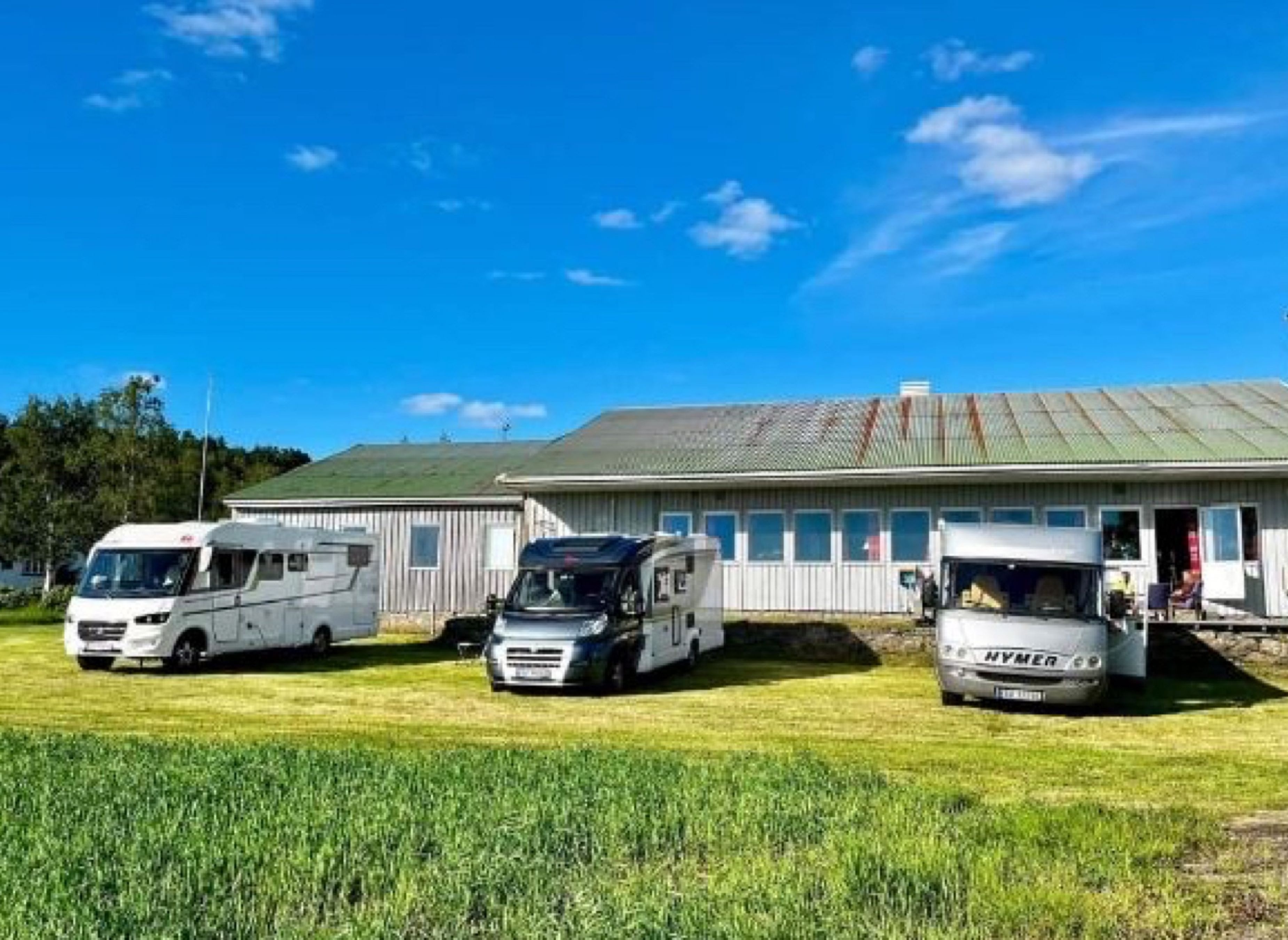 Hysnes Bobilcamp — Area di sosta in Hasselvika