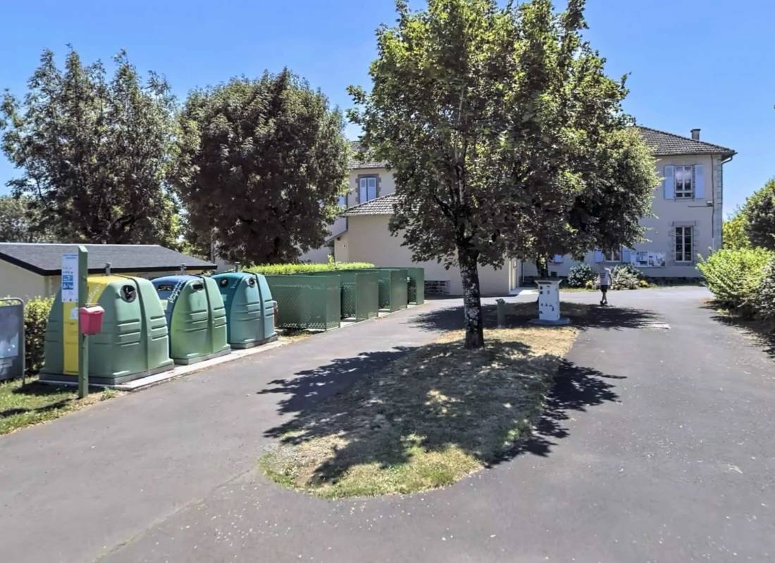 WoMo Stellplatz Arnac — Karavan Sitesi in Arnac