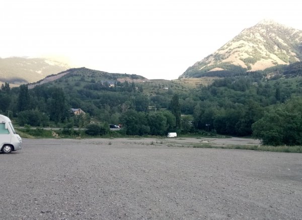 Área de Autocaravanas Cerler — Zdjęcie 6