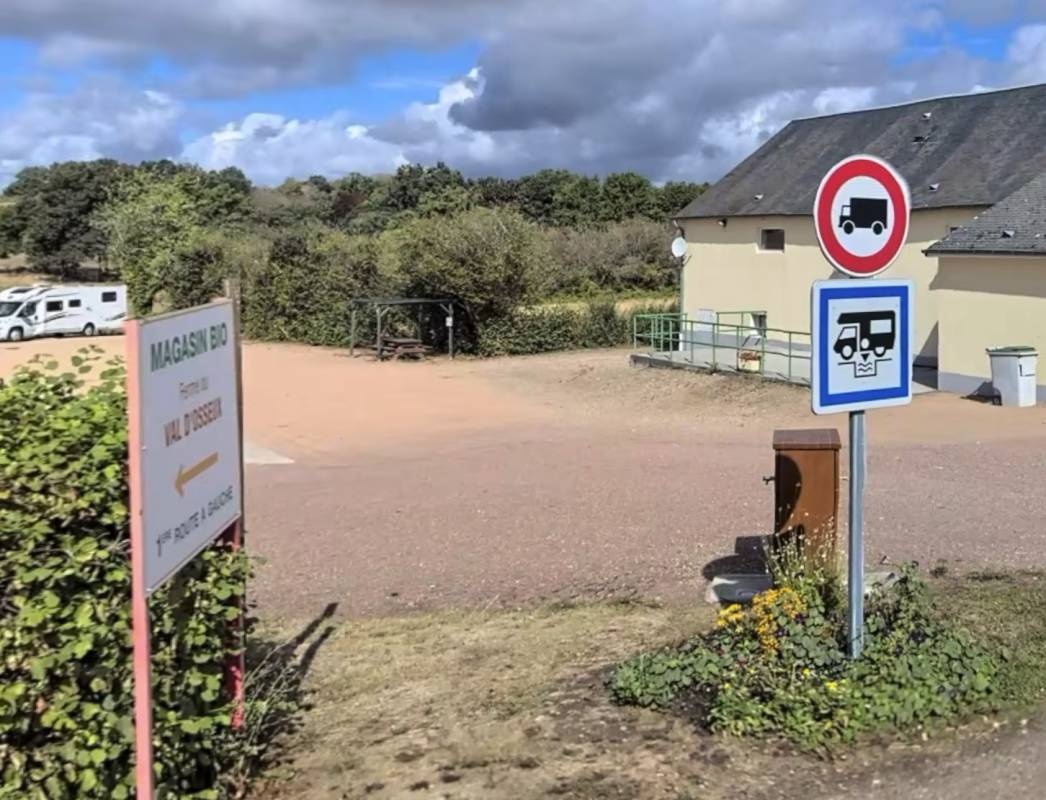 Stellplatz Rouy — Ställplats in Rouy