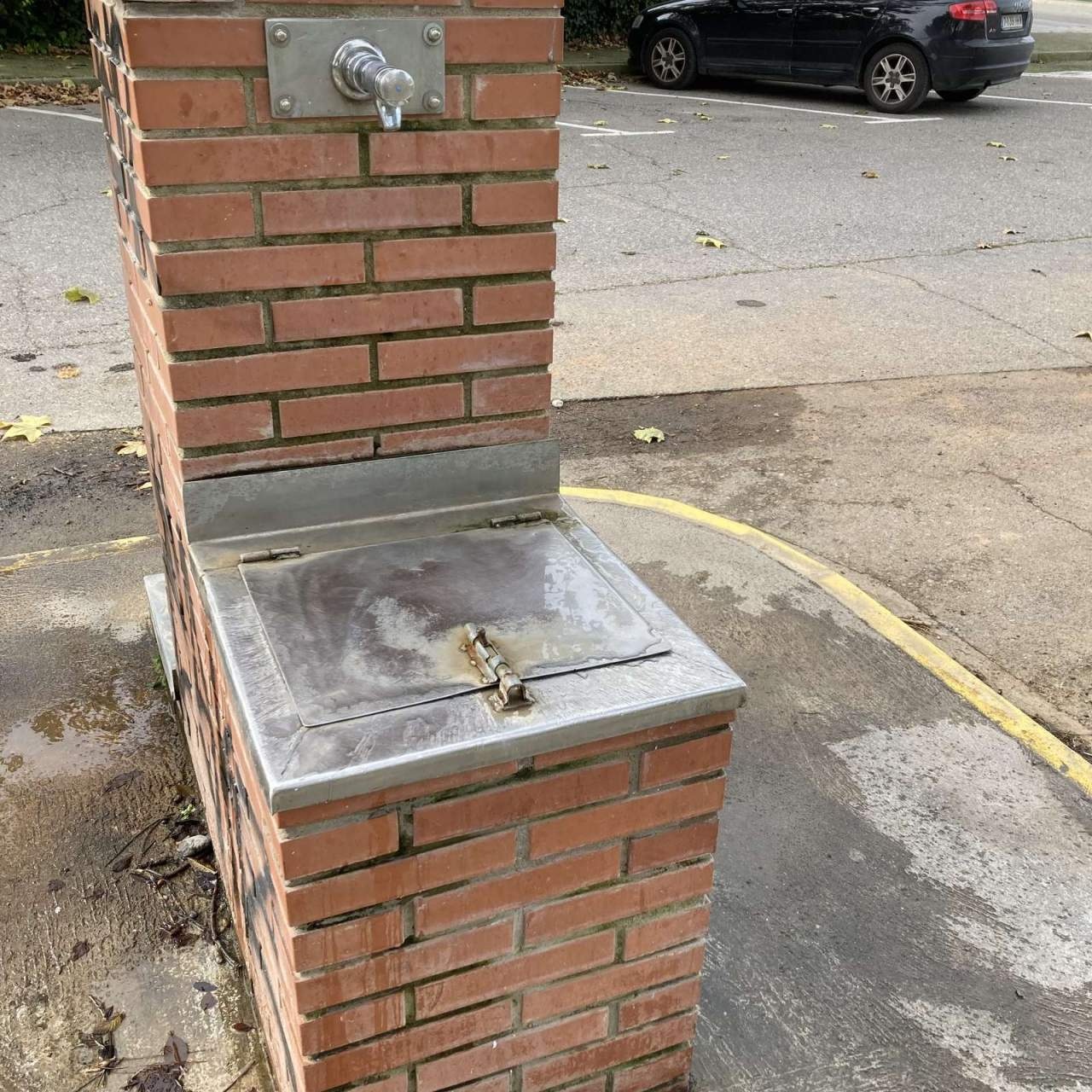 Area Autocaravanas Fraga — Sp. parking dla kamperów in Fraga