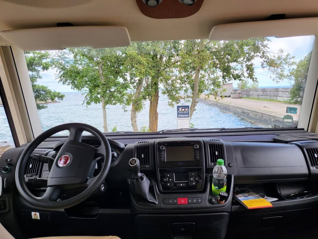 Parkplatz Borghamn — Camperplads in Rogslösa