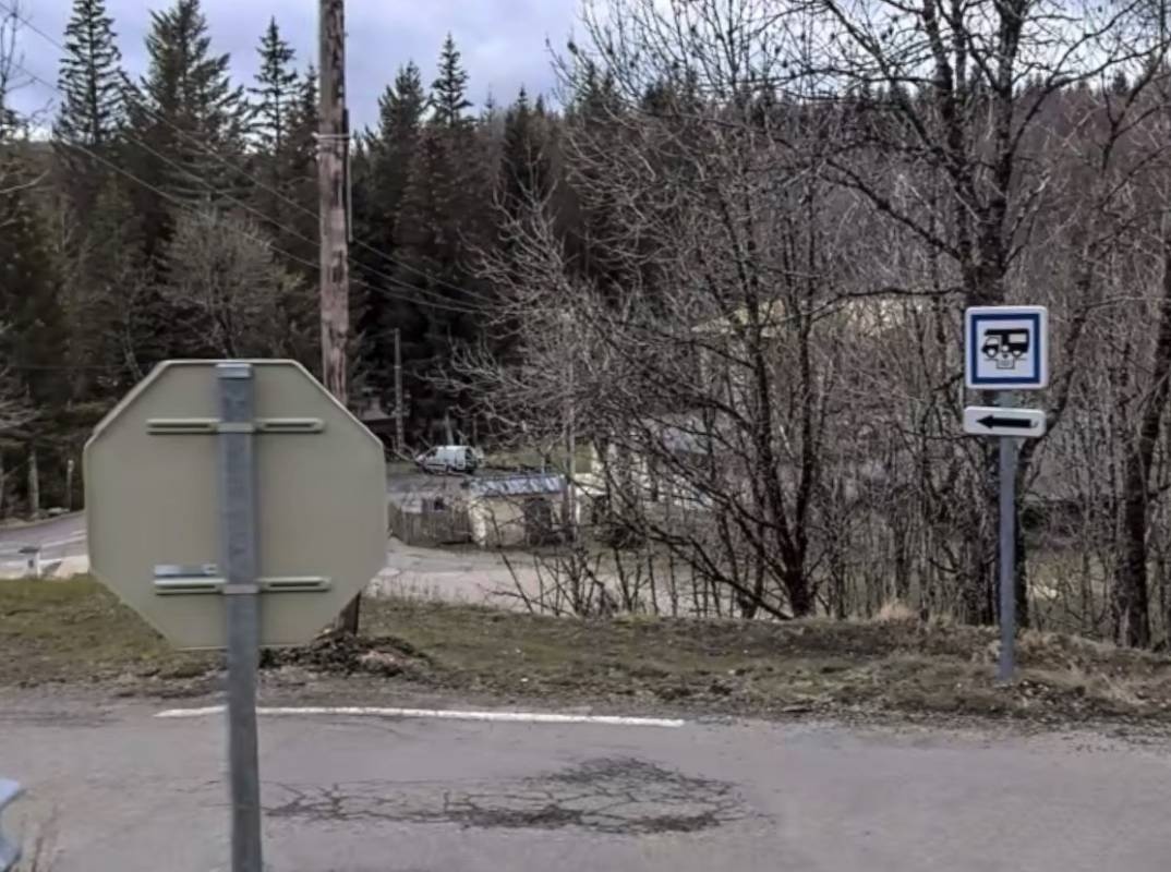 Stellplatz Saint-Sauveur-Camprieu — 露营车营地 in Saint-Sauveur-Camprieu