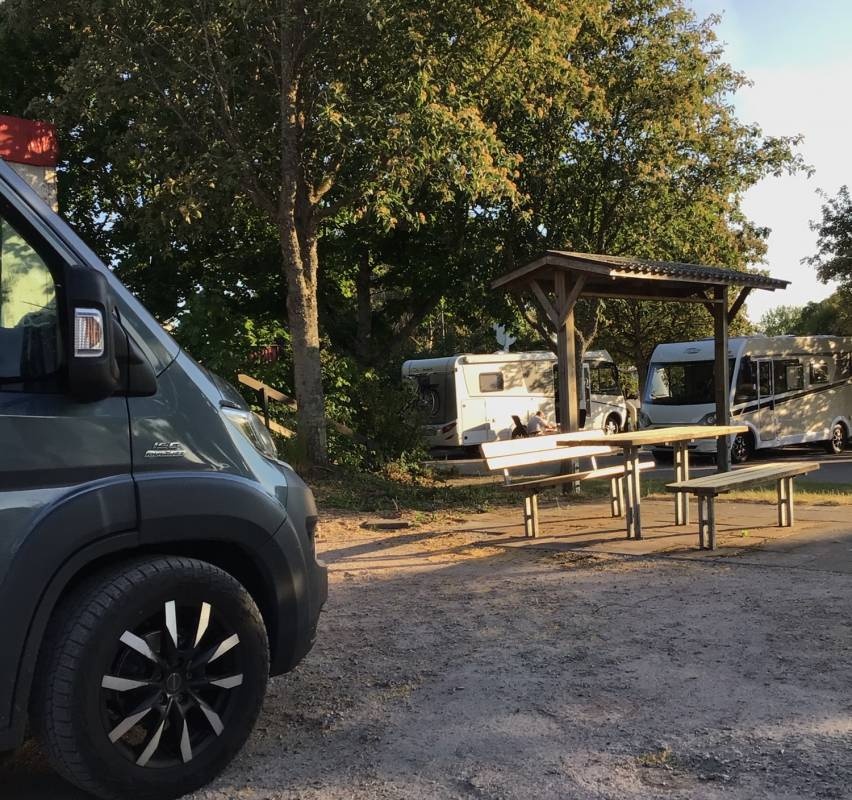 Ställplats Sjötorp Norra — Camperplads in Sjötorp