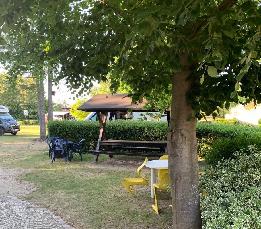 Campingplatz am Oderstrom — Kamp yeri in Mescherin