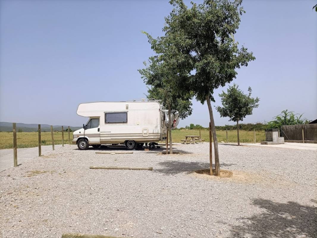 Area de autocaravanas Torrelles de Foix — Campervan Site in Torrelles de Foix