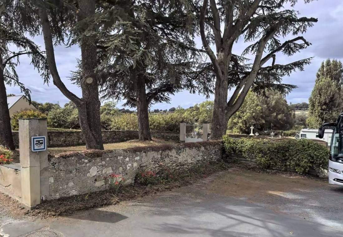 Stellplatz Chenillé-Changé — Area di sosta in Chenillé-Changé