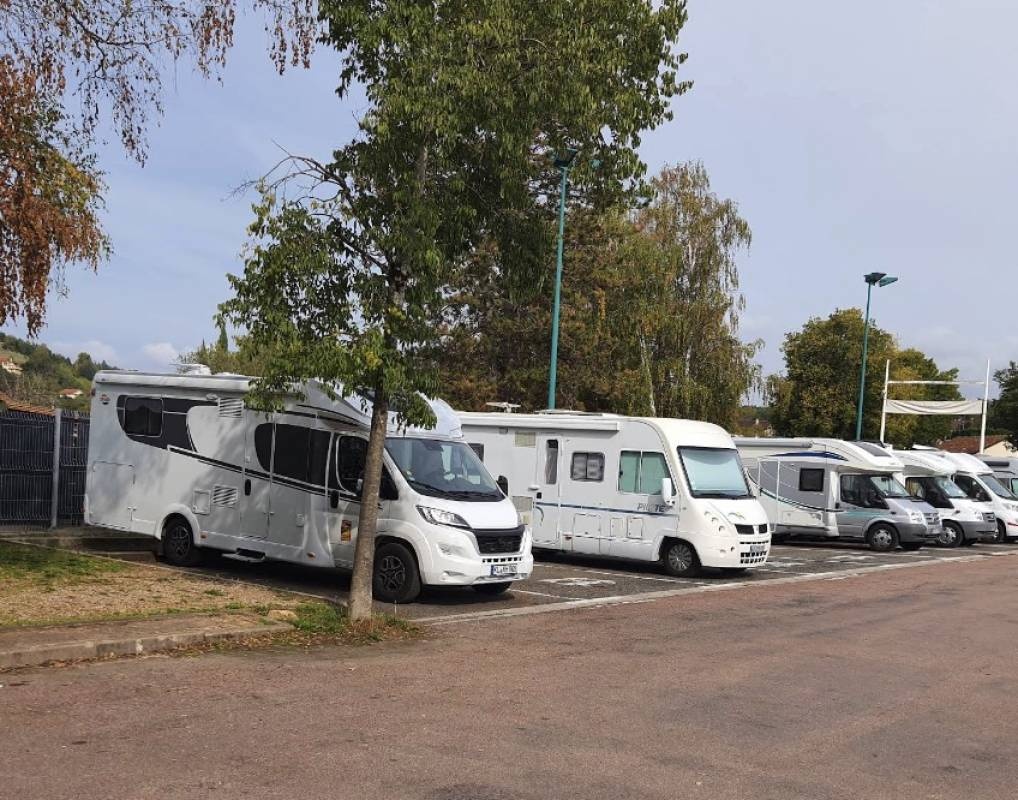 Stelplatz Figeac — Campervan Site in Figeac